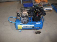 53 - Peerless P13 235 l/m 240 volt Air Compressor